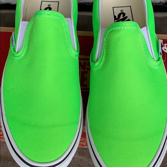 VANS CLASSIC SLIP ON NEON Green Gecko/True White - Picture 7 of 16